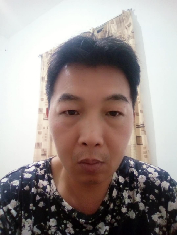 繁华哀伤的第一张照片--漳州婚介网