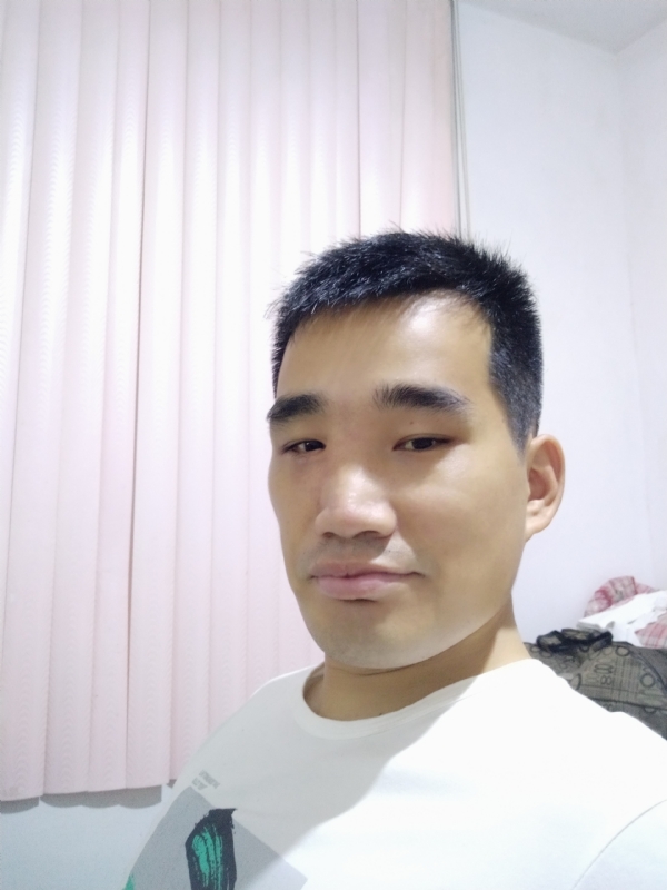 大男孩的第一张照片--漳州婚介网