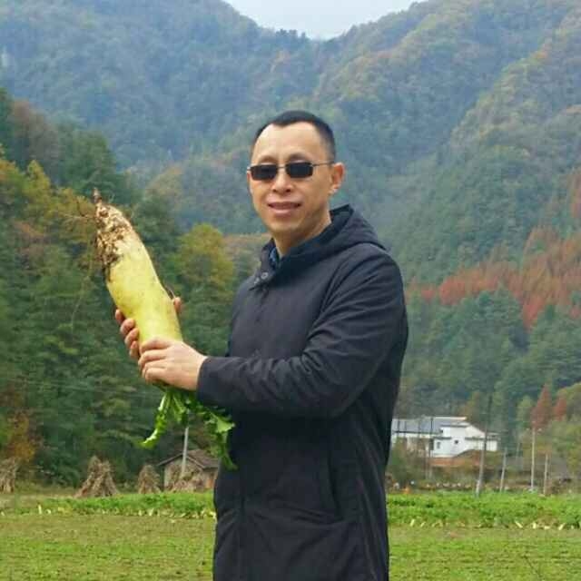 墨迹男的第一张照片--漳州婚介网