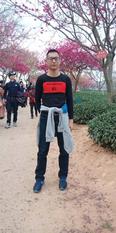 小梁的第一张照片--漳州婚介网
