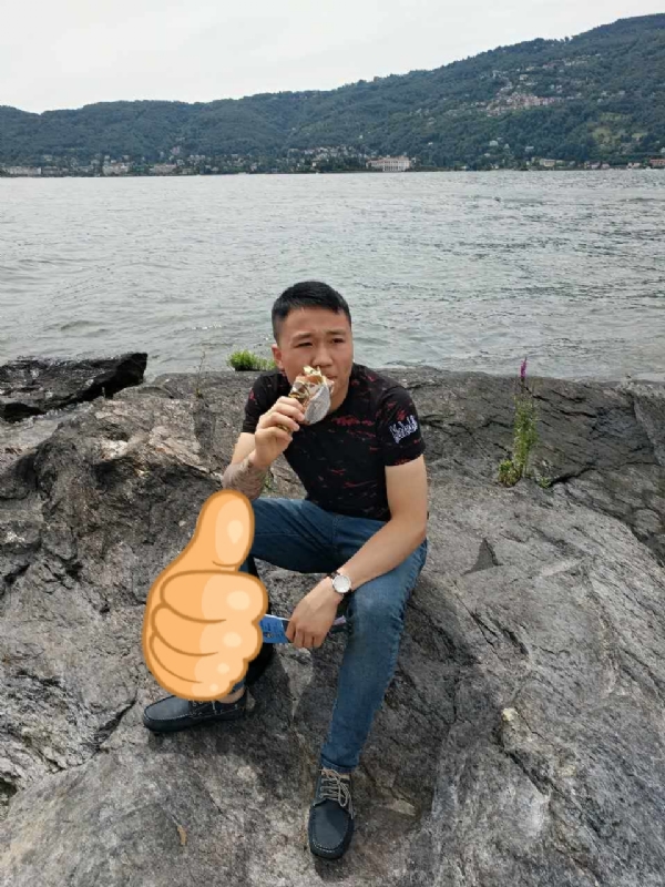 绚烂背后的平淡的第一张照片--漳州婚介网