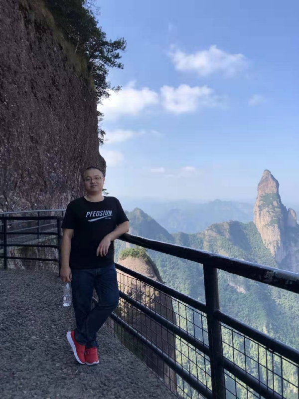 不杵于物的第一张照片--漳州婚介网