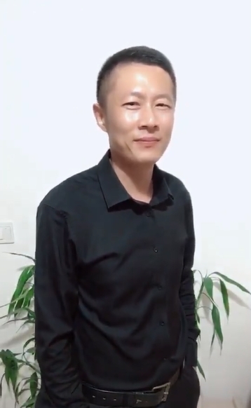 地huhi的第一张照片--漳州婚介网