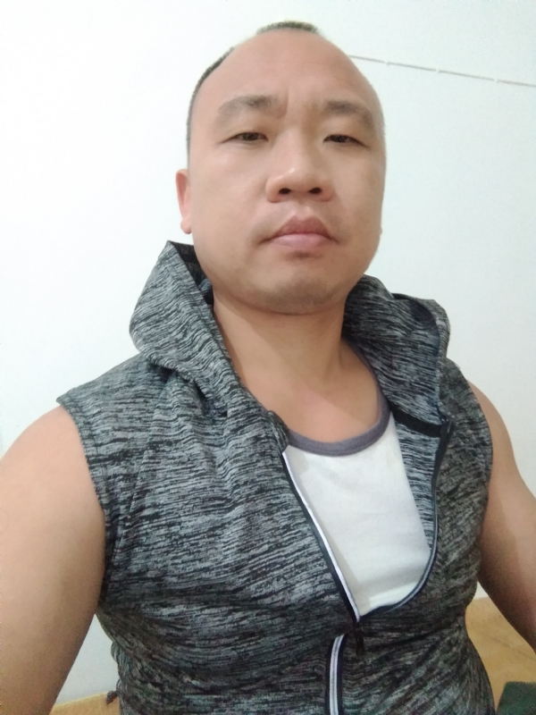 whm的第二张照片--漳州婚介网