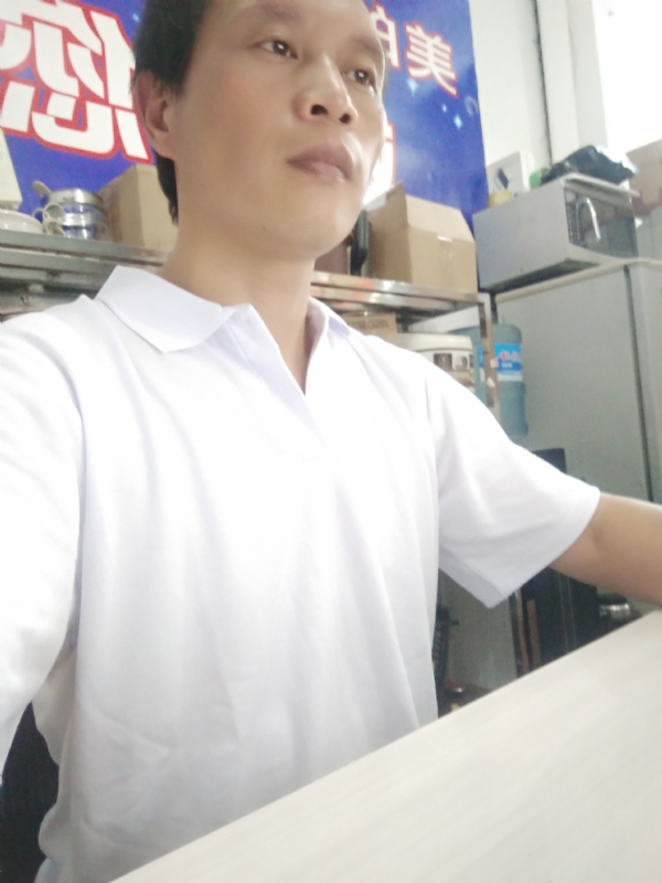 深蓝色的海的第一张照片--漳州婚介网