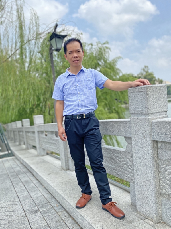 奇峰向阳的第一张照片--漳州婚介网