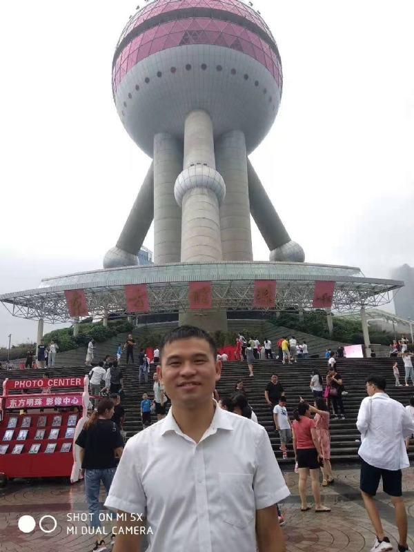 小猫吃老鼠的第一张照片--漳州婚介网