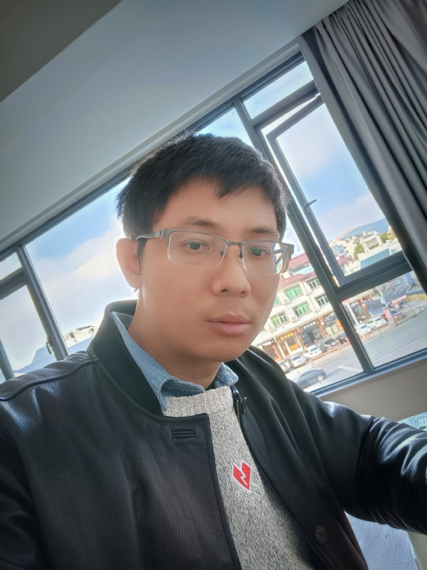 也许只是缺少一个拥抱的第二张照片--漳州婚介网