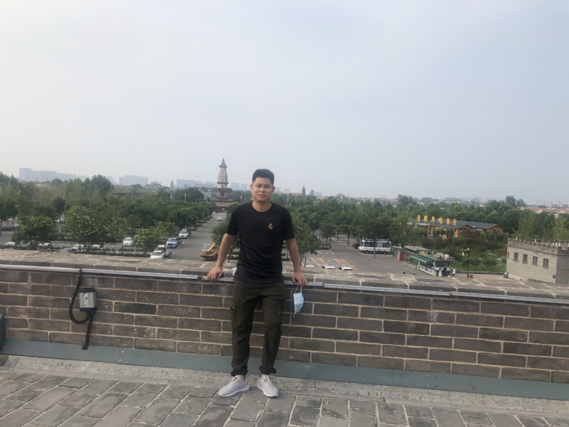 123.向左向右的第一张照片--漳州婚介网