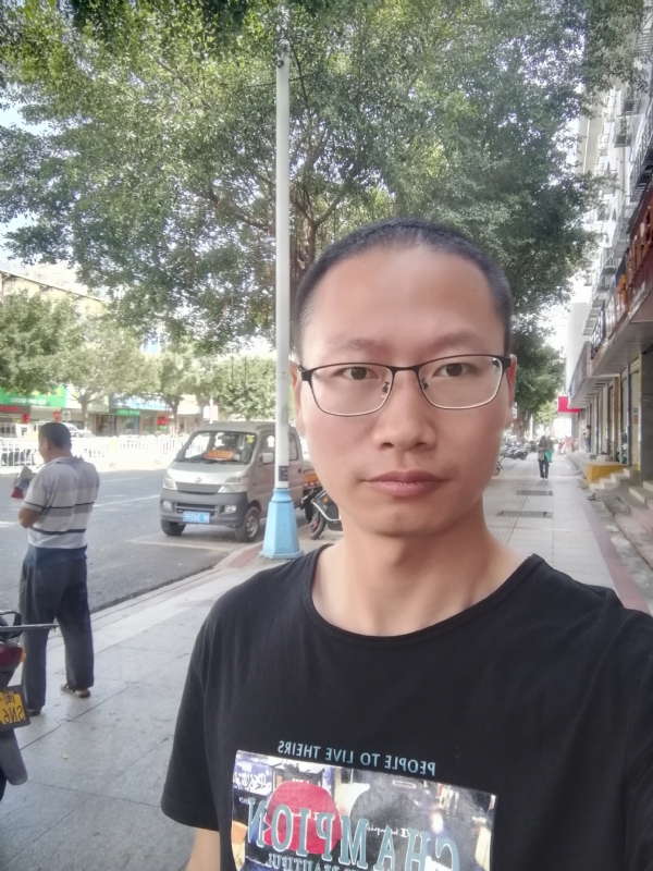 老虎的第一张照片--漳州婚介网