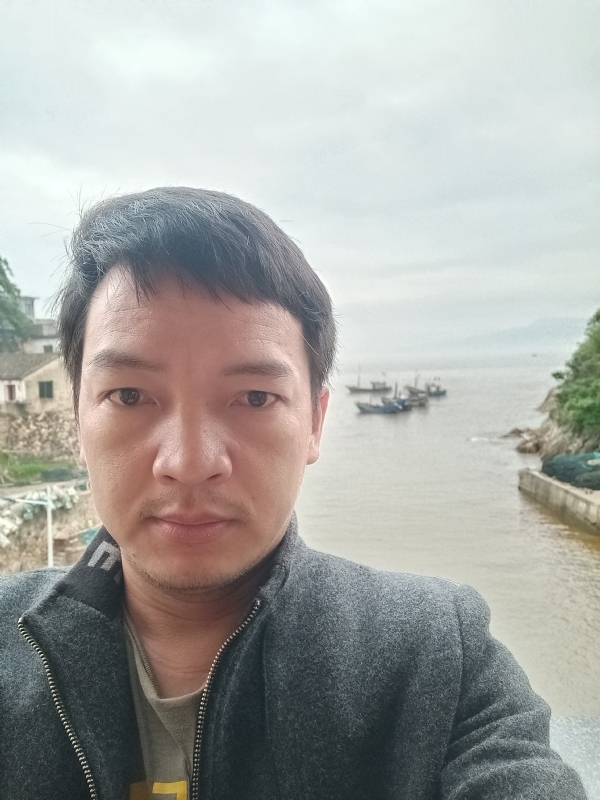 啊亮的第一张照片--漳州婚介网