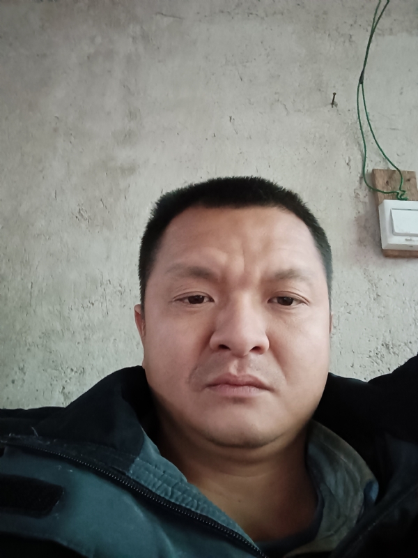兰成龙的第二张照片--漳州婚介网