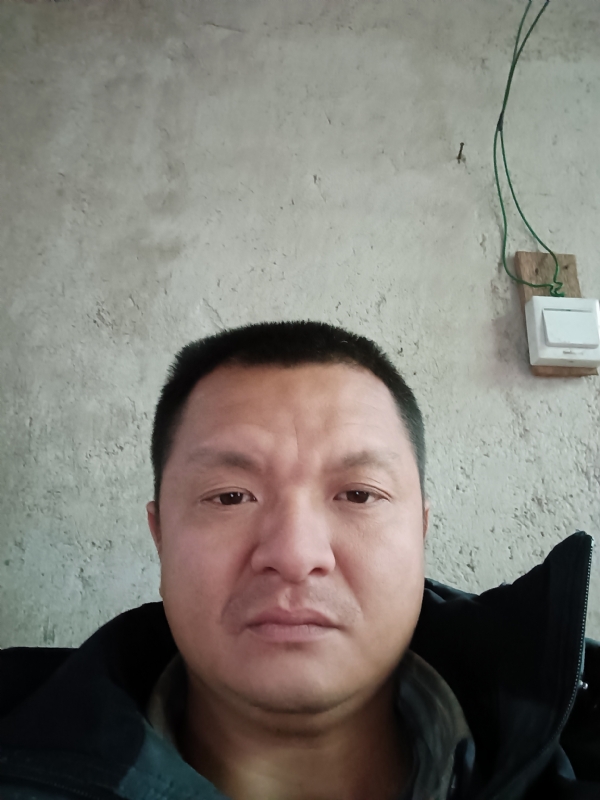 兰成龙的第四张照片--漳州婚介网