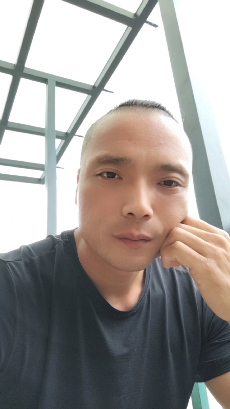 伯爵的第三张照片--漳州婚介网